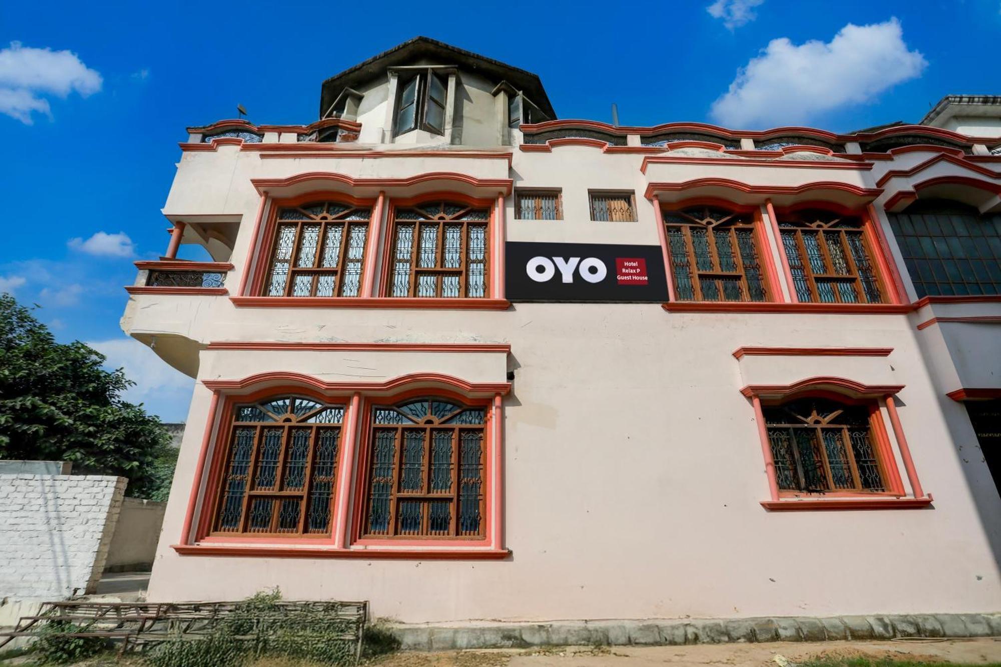 Spot On The Relax P Guest House - Varanasi — Photos 1